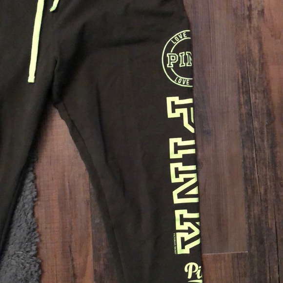 NWOT Victoria Secret Pink joggers. Size Large. - Picture 2 of 3